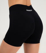 Women's shorts "Adapt"